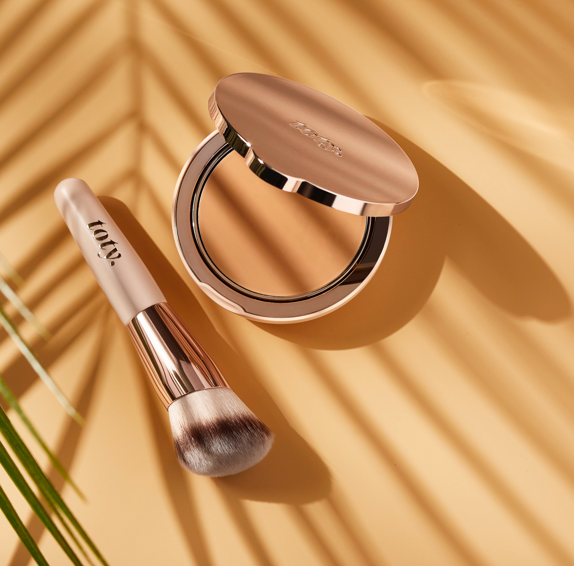ILLUMINATE BEAUTY BRUSH