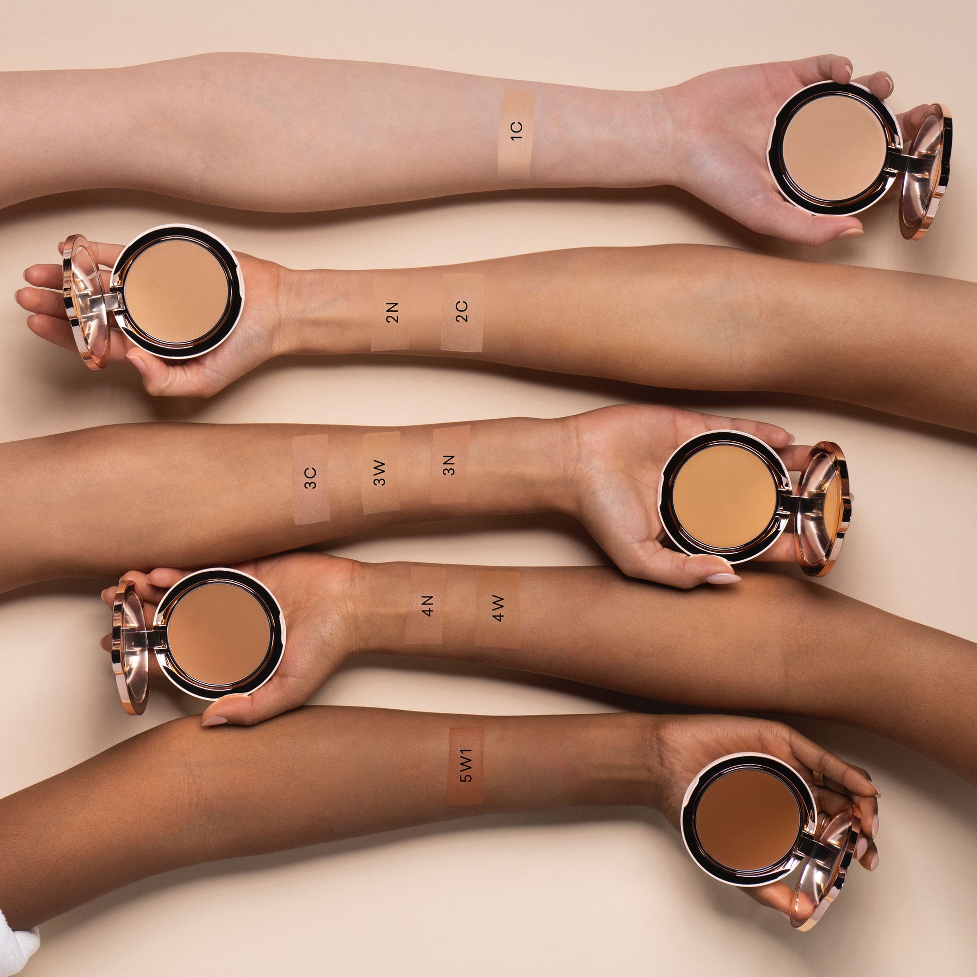 ILLUMINATE CC CREAMY COMPACT SPF50