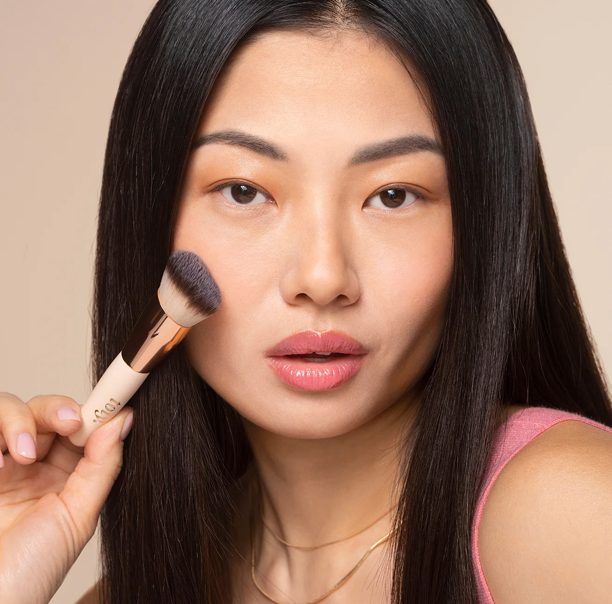 ILLUMINATE BEAUTY BRUSH